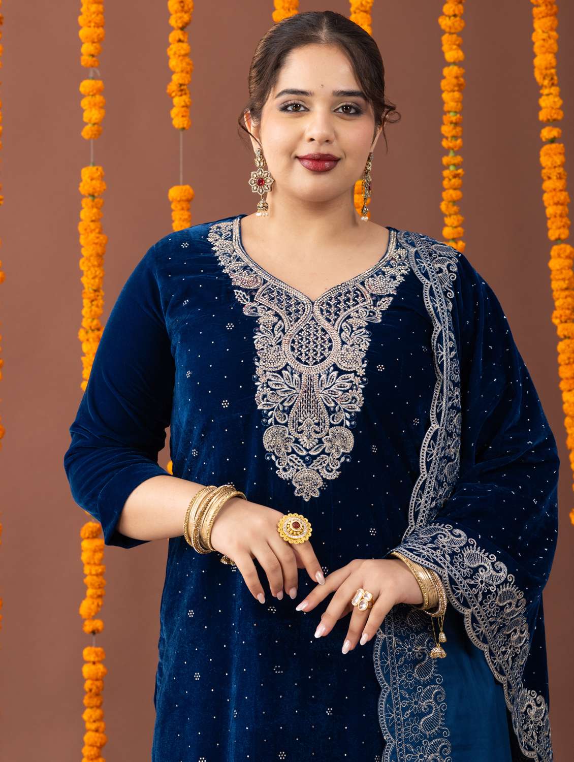 women plus size three quarter sleeve kurta pant with dupatta set - 22238781 -  Standard Image - 4