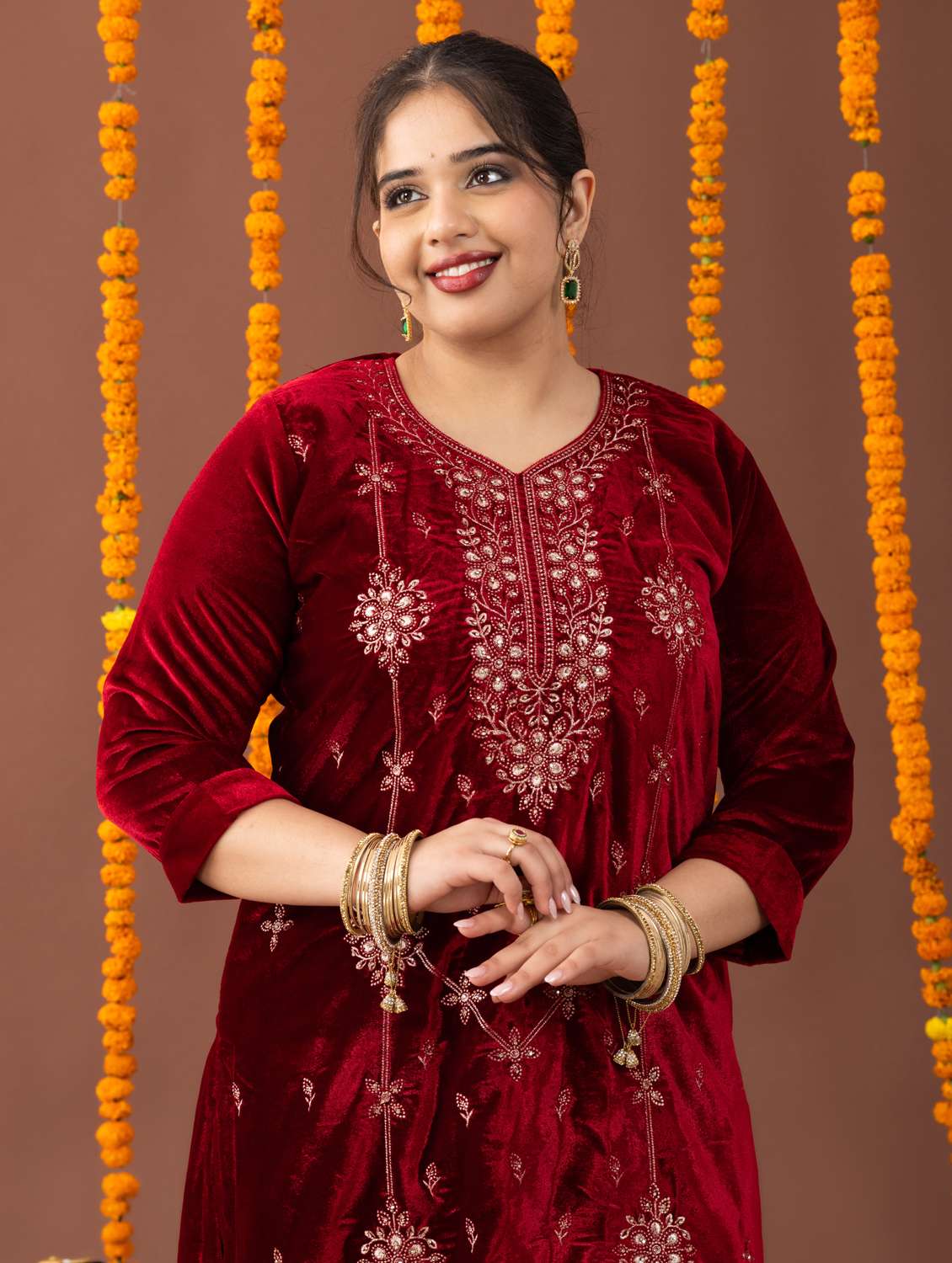 women plus size three quarter sleeve kurta pant with dupatta set - 22238782 -  Standard Image - 4