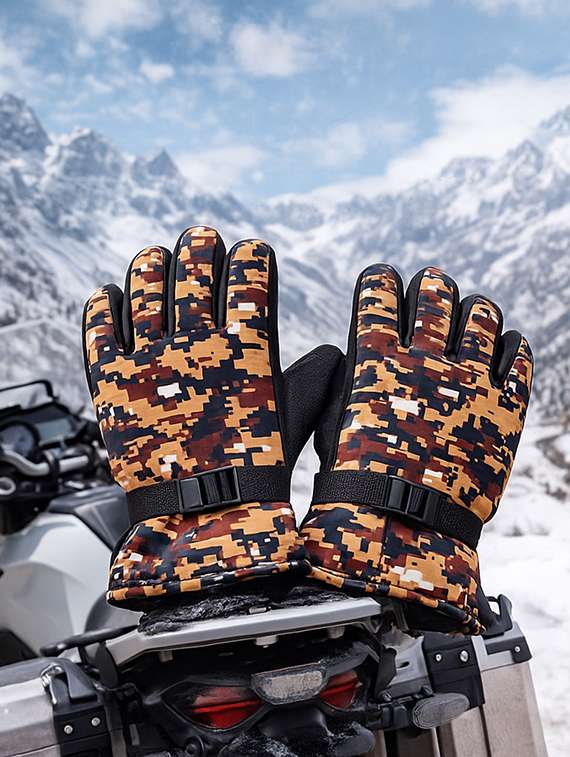 men camouflage printed warm winter gloves - 22239107 -  Standard Image - 1