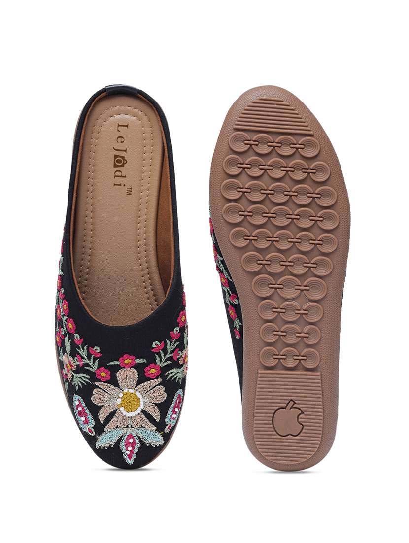 women embroidered slip on mojari - 22239322 -  Standard Image - 4