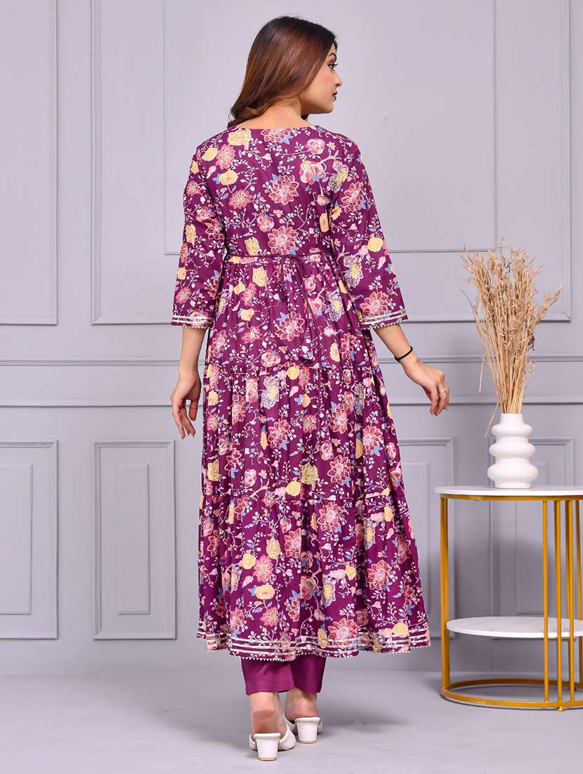 women floral three quarter sleeve flared kurta - 22239692 -  Standard Image - 4