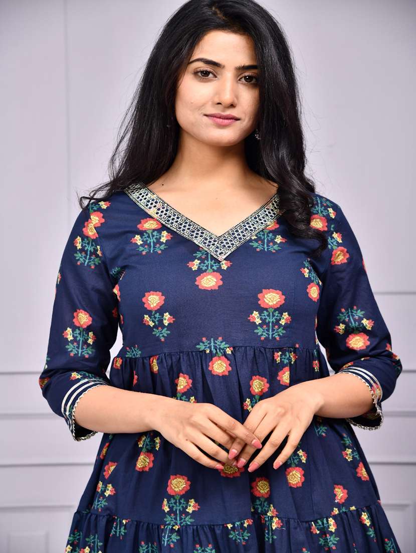 women floral three quarter sleeve flared kurta - 22239693 -  Standard Image - 4