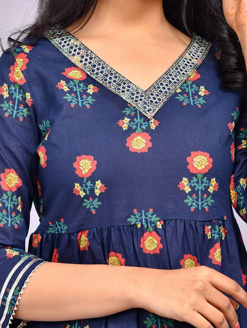 women floral three quarter sleeve flared kurta - 22239693 -  Standard Image - 6