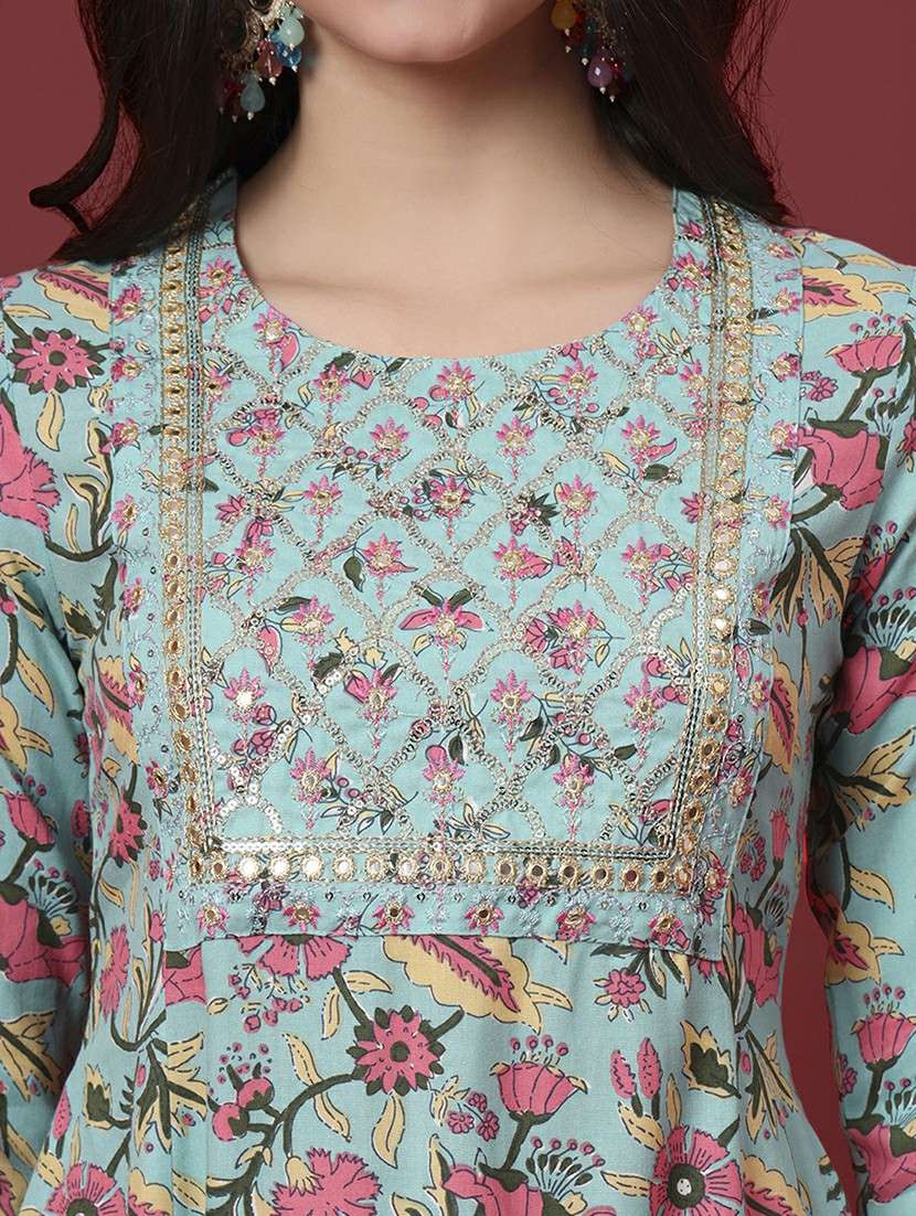 women floral three quarter sleeve kurta pant with dupatta set - 22239796 -  Standard Image - 4