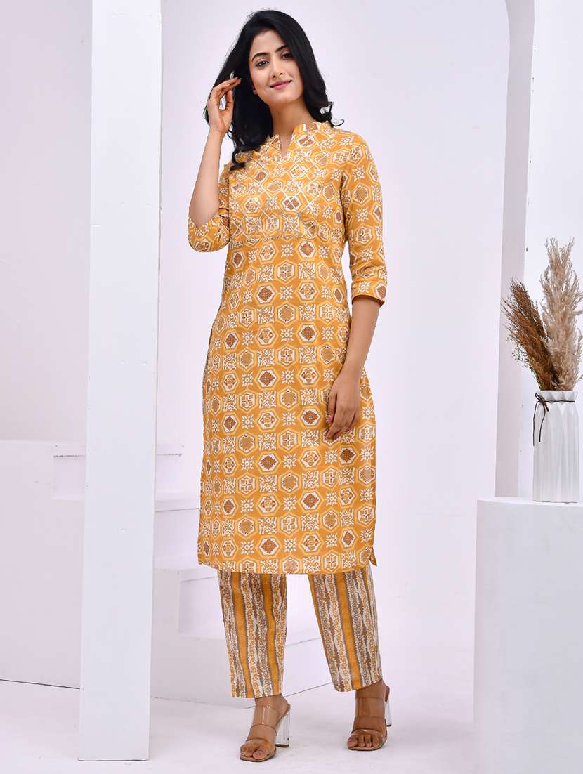 women printed three quarter sleeve kurta pant with dupatta set - 22239810 -  Standard Image - 1