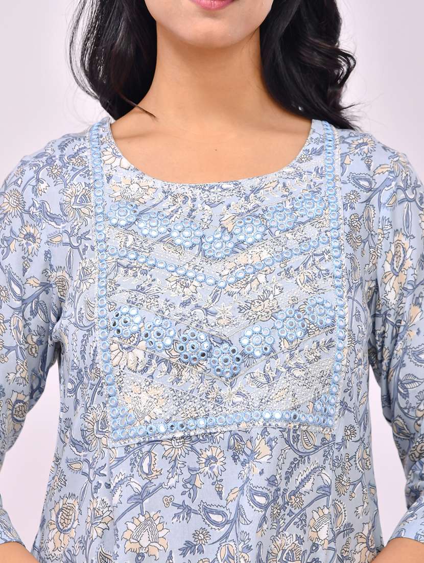 women floral three quarter sleeve kurta pant with dupatta set - 22239811 -  Standard Image - 4