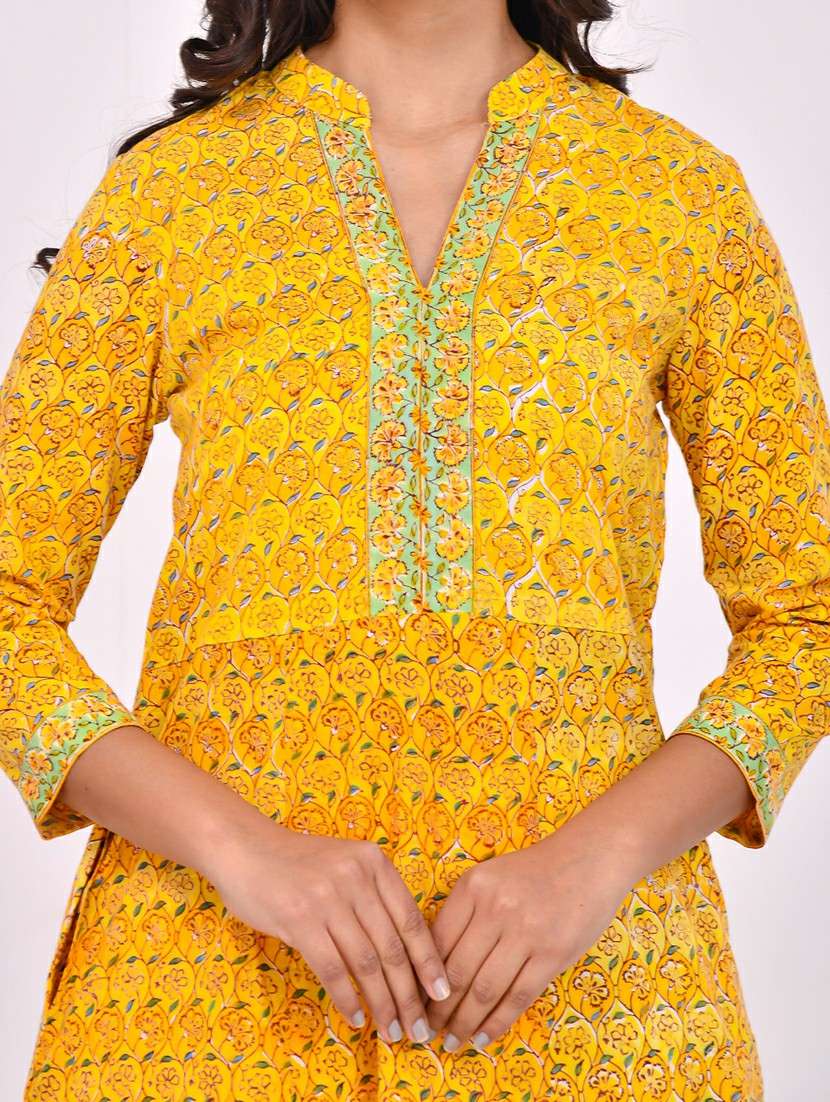 women printed three quarter sleeve a-line kurta - 22239824 -  Standard Image - 4