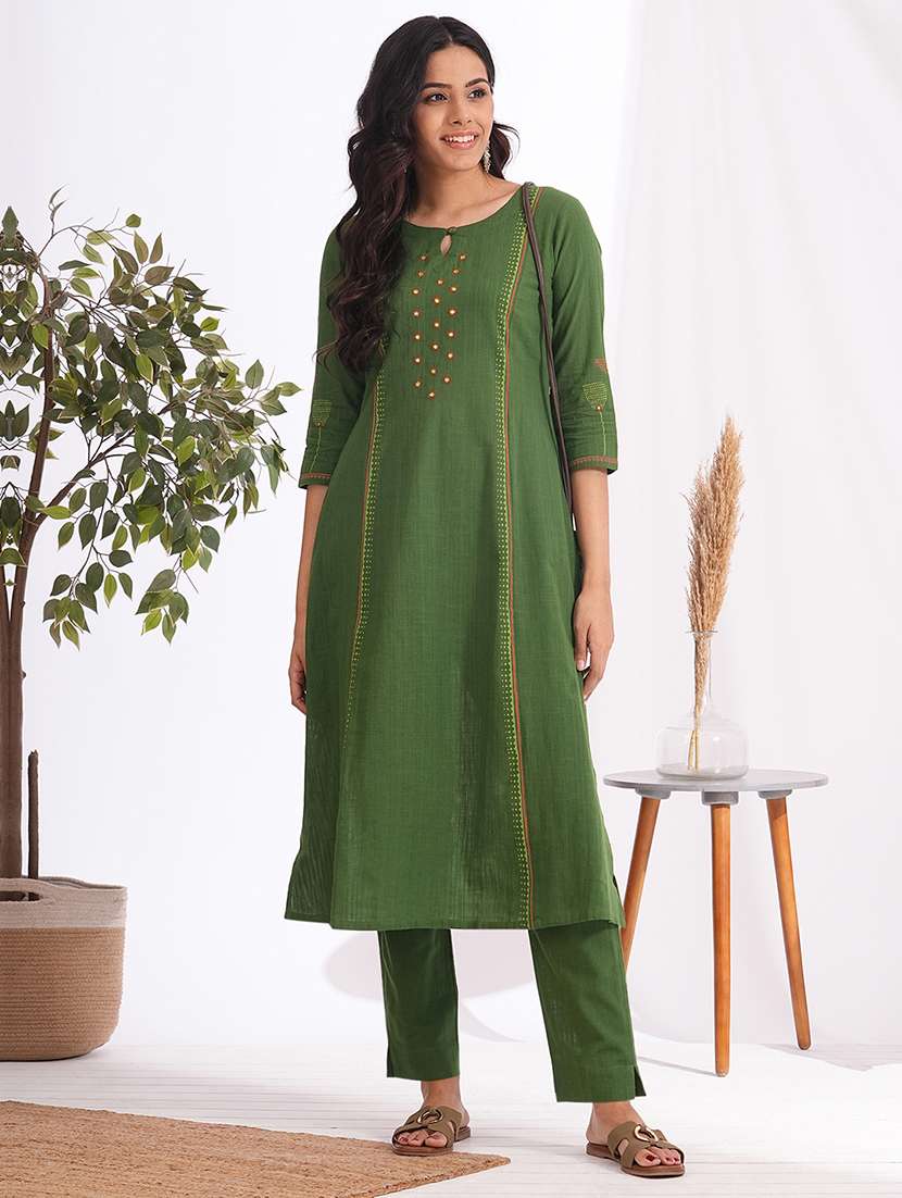 women self design three quarter sleeve a-line kurta