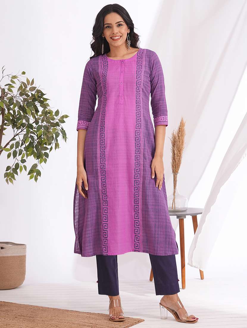 women self design three quarter sleeve a-line kurta