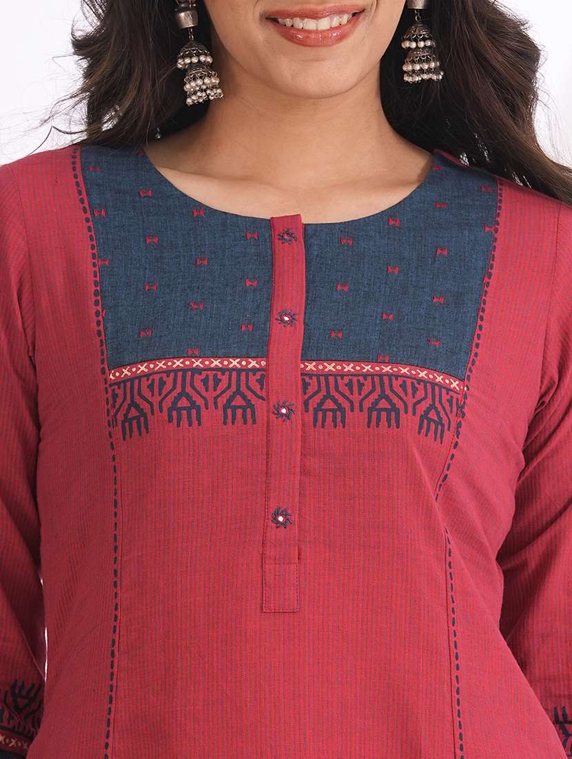 women striped three quarter sleeve a-line kurta - 22240409 -  Standard Image - 4