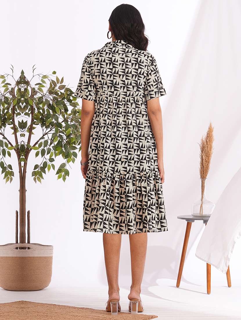 women printed collared short sleeve tiered dress - 22240426 -  Standard Image - 4