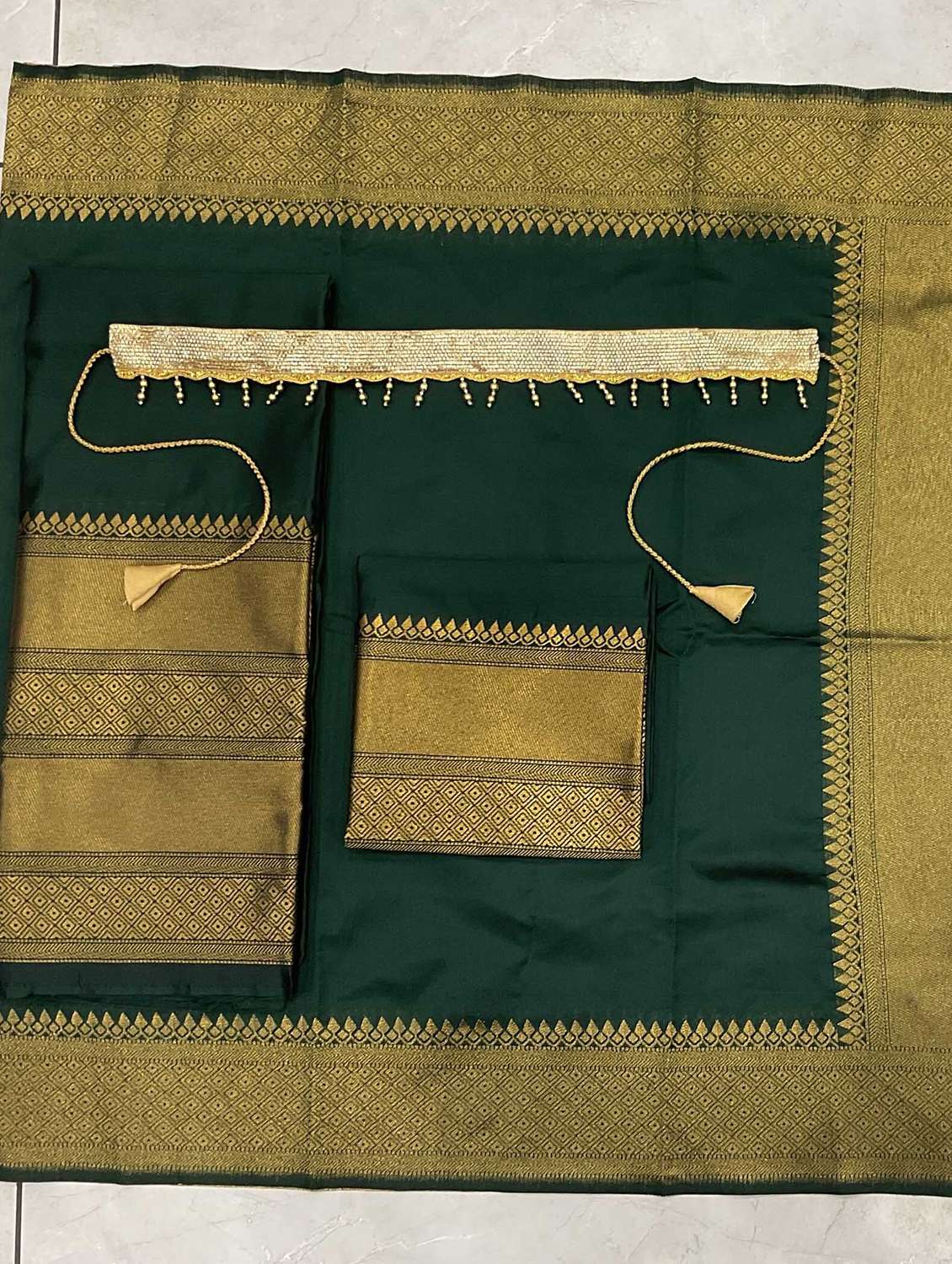 women self design unstitched lehenga choli - 22240911 -  Standard Image - 1