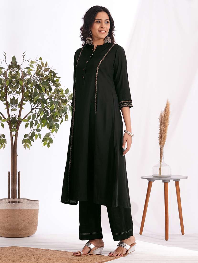 Women Solid With Work Three Quarter Sleeve Kurta Pant Set - 22240949 -  Standard Image - 1
