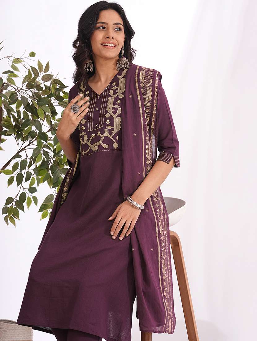 women solid with work three quarter sleeve kurta pant with dupatta set - 22240959 -  Standard Image - 4