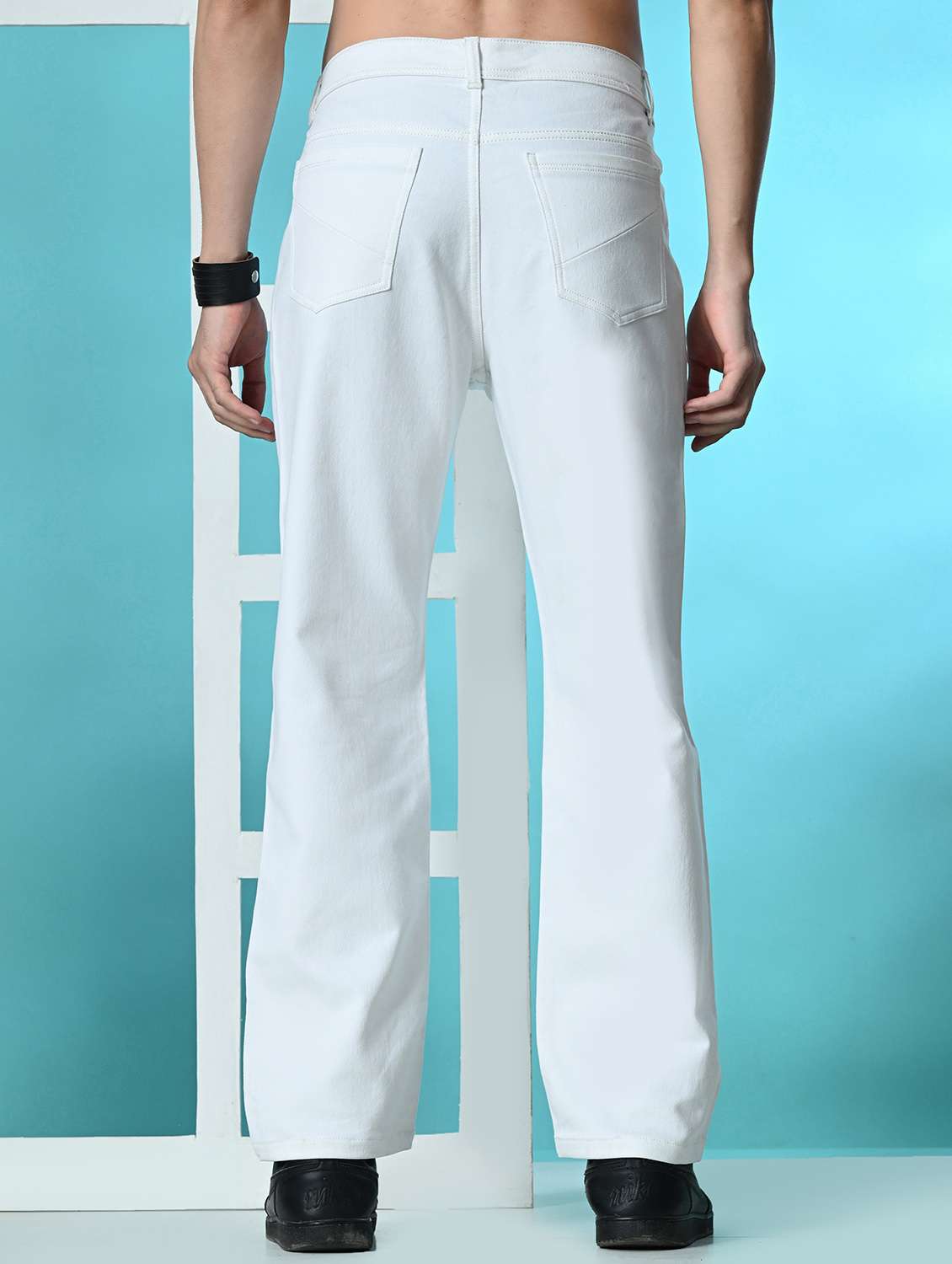 men plain mid rise relaxed fit jeans - 22241430 -  Standard Image - 1