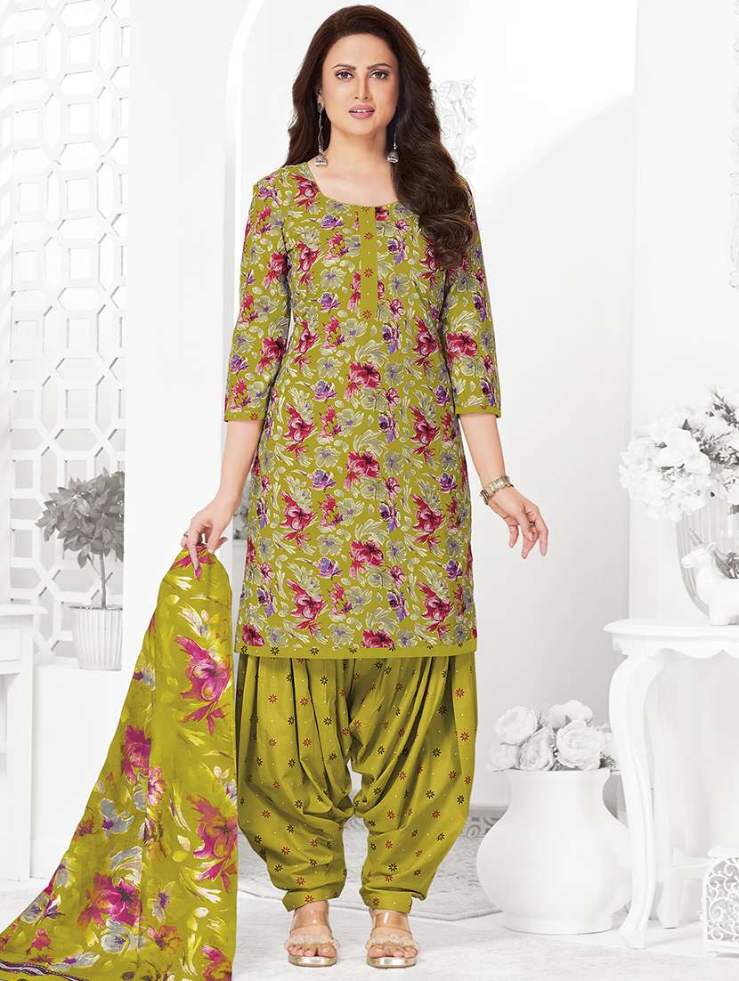 women floral three quarter sleeve kurta patiala with dupatta set