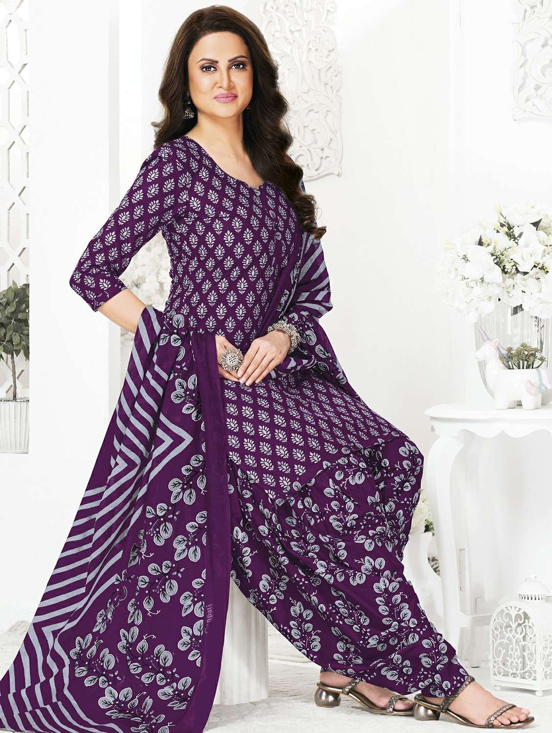 women printed three quarter sleeve kurta patiala with dupatta set - 22241979 -  Standard Image - 1