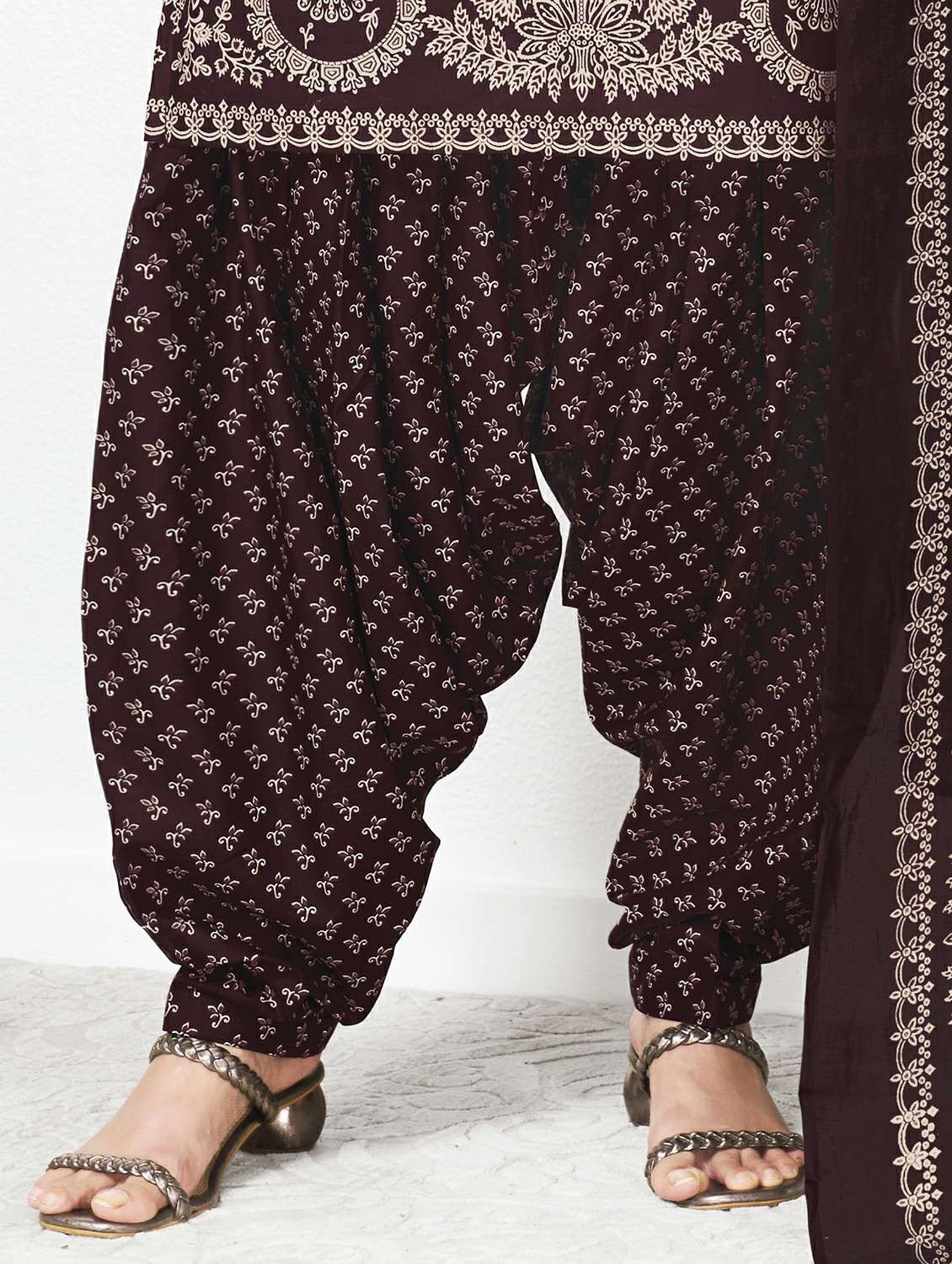 women printed three quarter sleeve kurta patiala with dupatta set - 22241981 -  Standard Image - 4