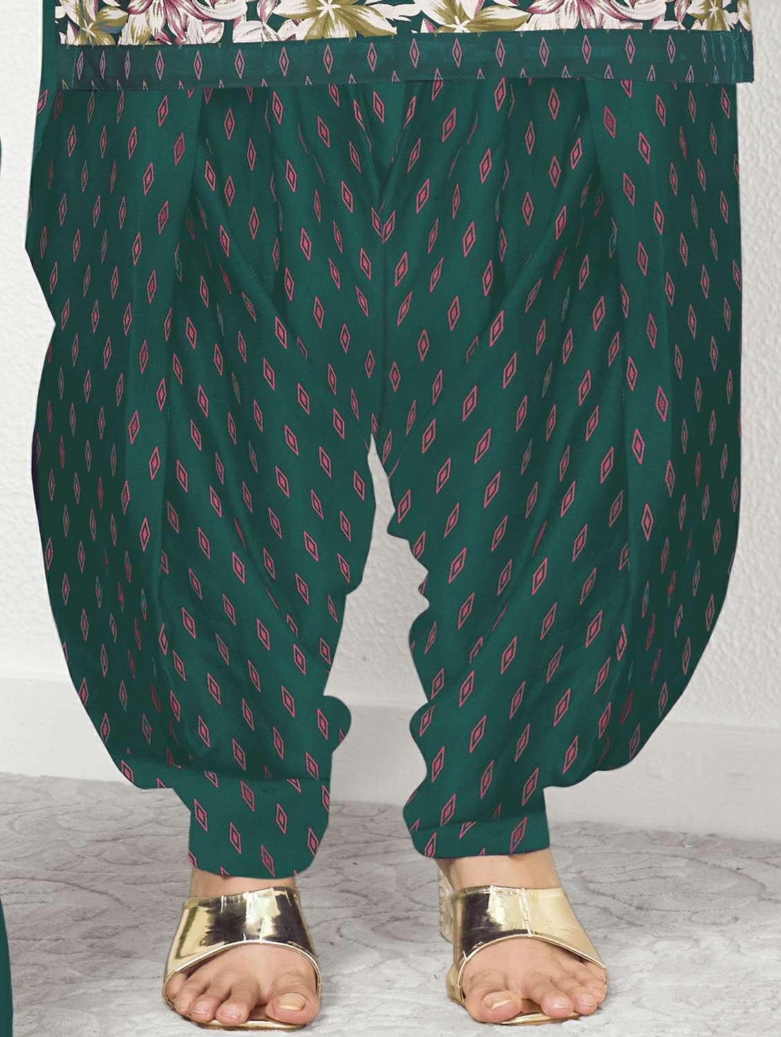 women floral three quarter sleeve kurta patiala with dupatta set - 22241984 -  Standard Image - 4