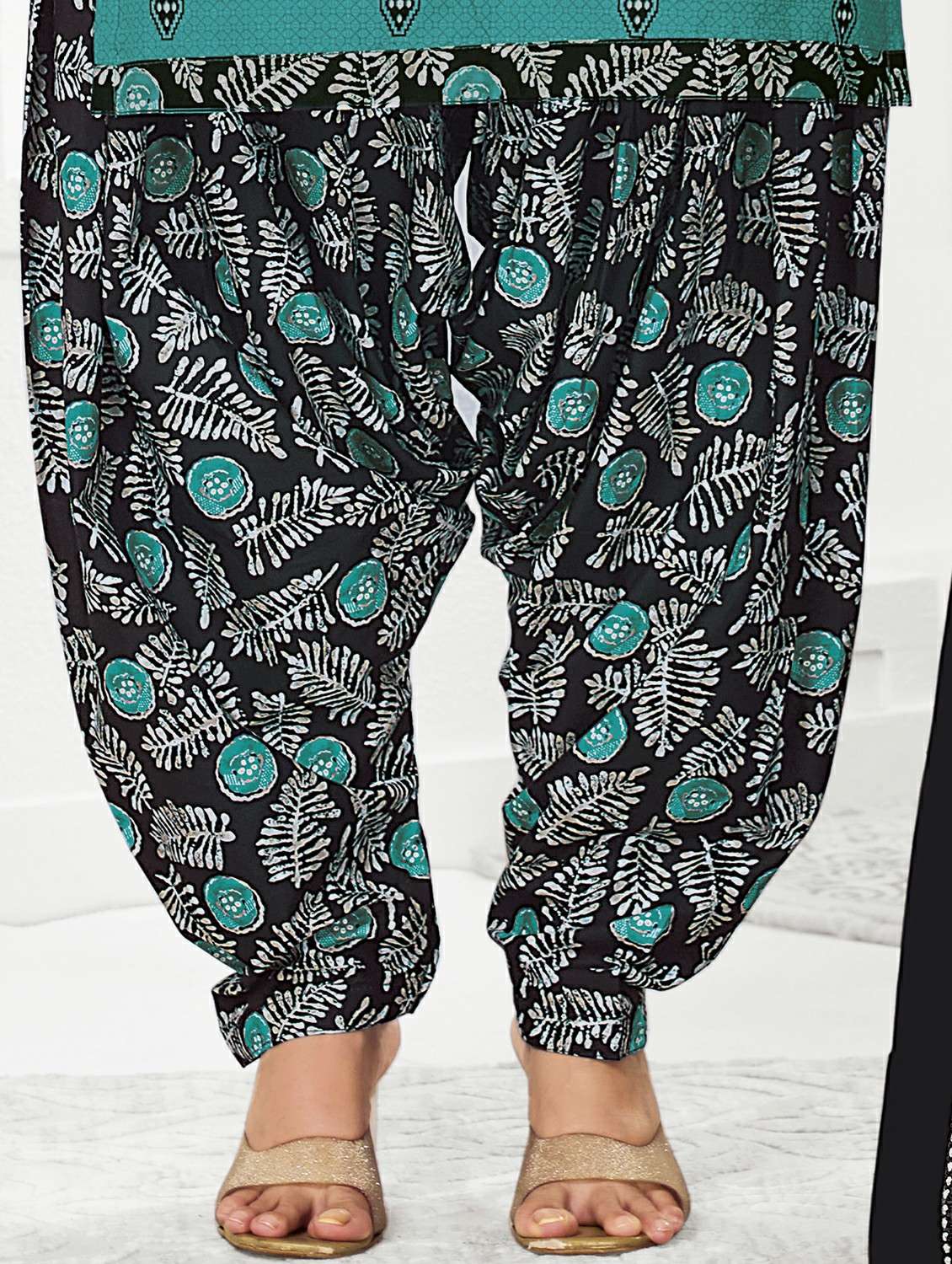 women printed three quarter sleeve kurta patiala with dupatta set - 22241992 -  Standard Image - 4