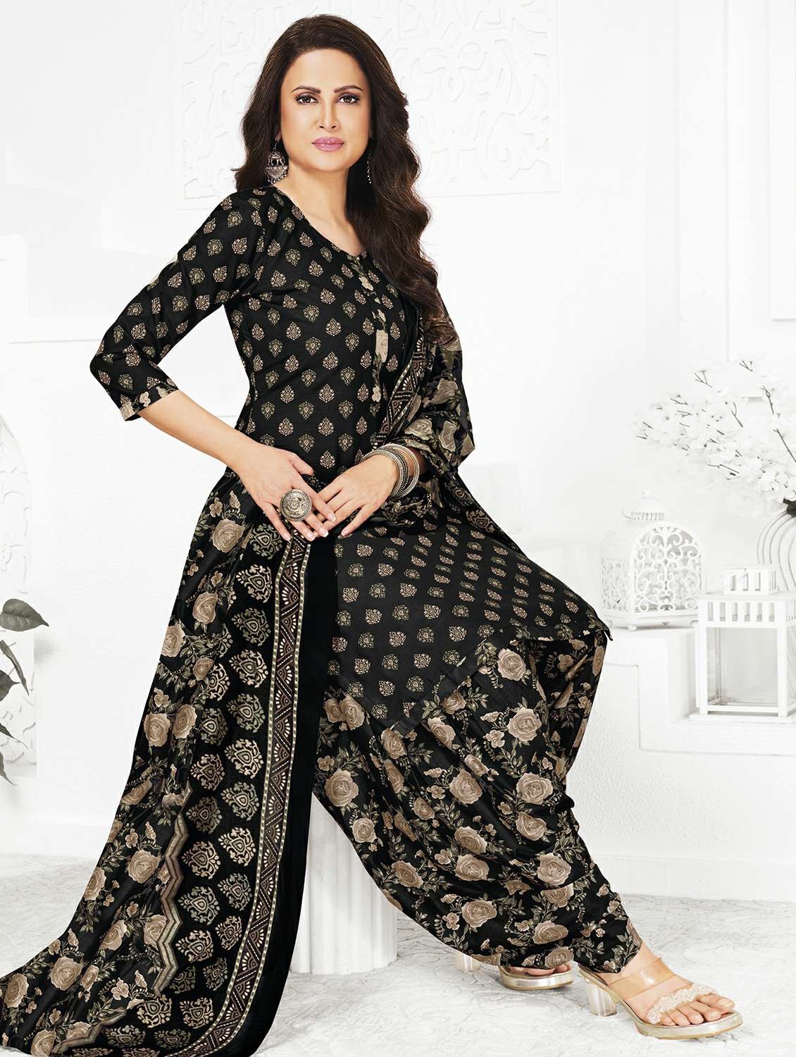women printed three quarter sleeve kurta patiala with dupatta set - 22241995 -  Standard Image - 1