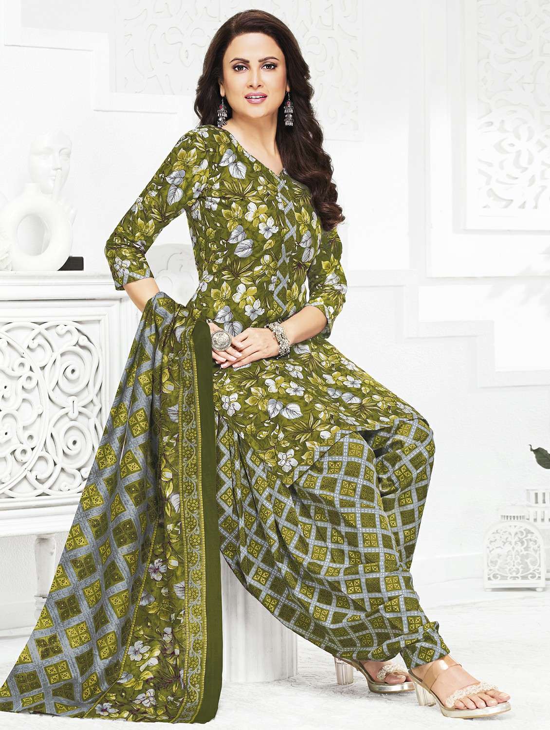women floral three quarter sleeve kurta patiala with dupatta set - 22241999 -  Standard Image - 1