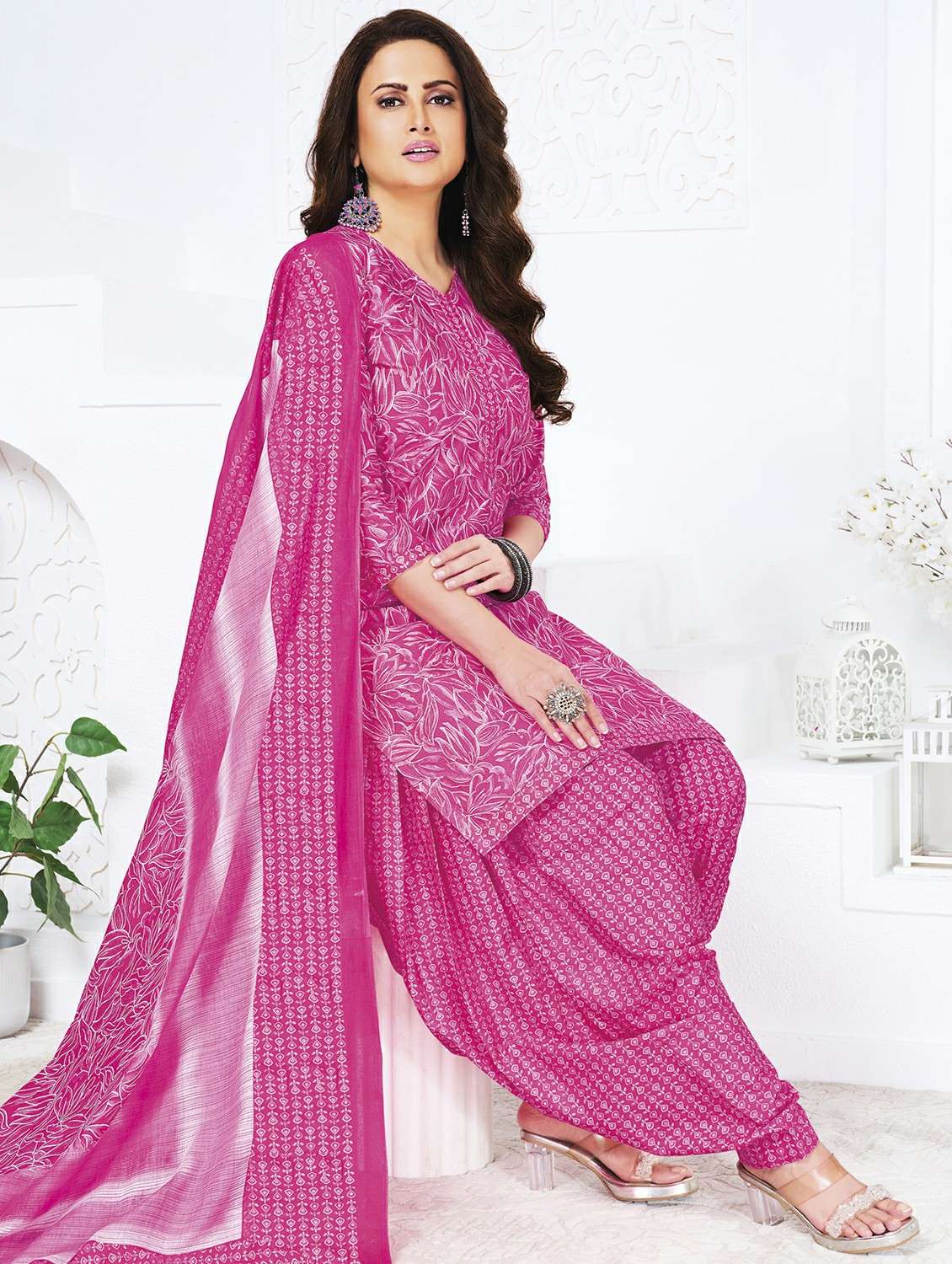 women printed three quarter sleeve kurta patiala with dupatta set - 22242000 -  Standard Image - 1