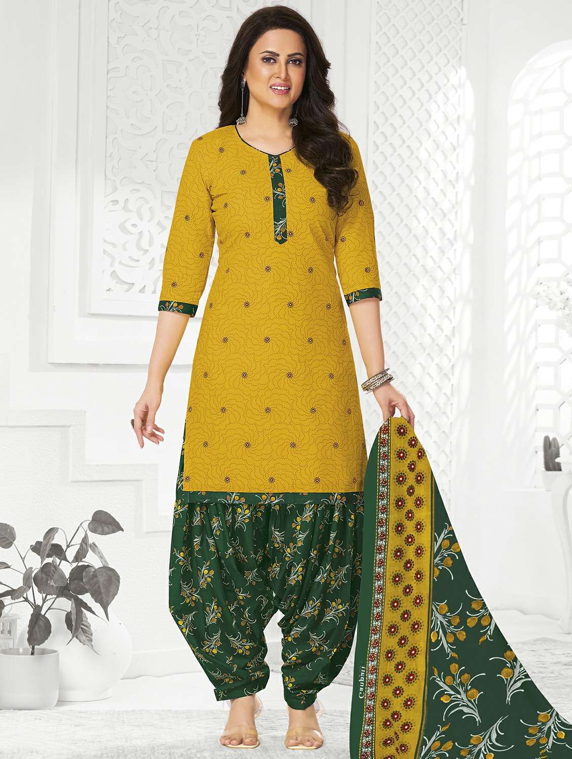 women printed three quarter sleeve kurta patiala with dupatta set