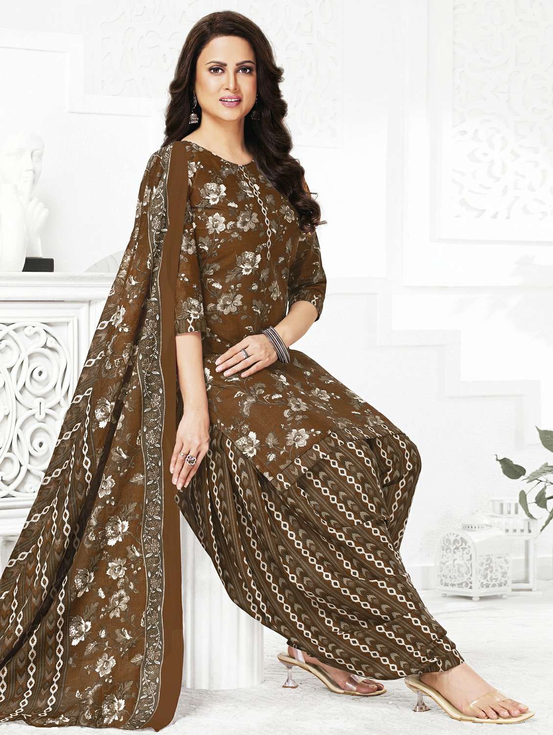 women floral three quarter sleeve kurta patiala with dupatta set - 22242004 -  Standard Image - 1