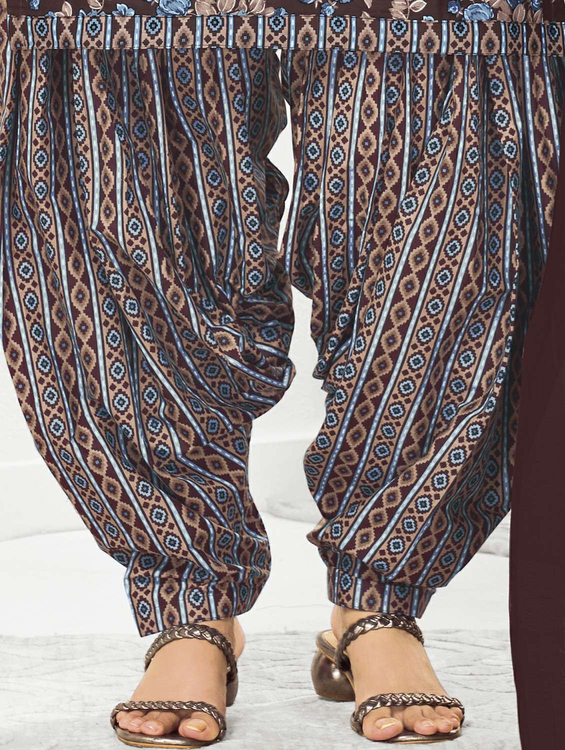 women floral three quarter sleeve kurta patiala with dupatta set - 22242009 -  Standard Image - 4