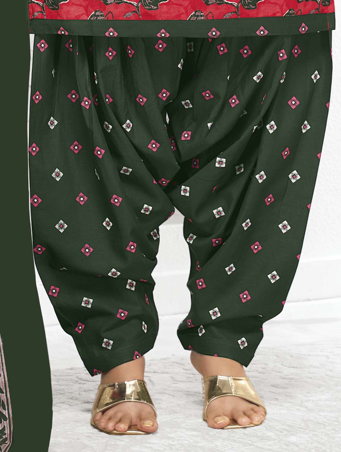 women floral three quarter sleeve kurta patiala with dupatta set - 22242012 -  Standard Image - 4