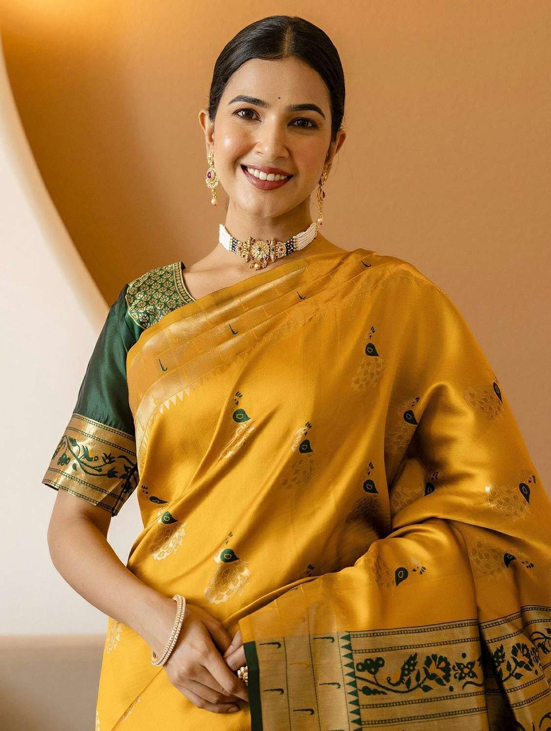 women self design banarasi saree with blouse - 22243549 -  Standard Image - 1