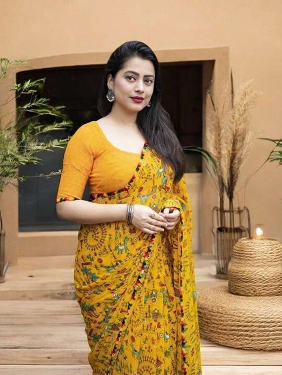 women printed casual wear saree with blouse - 22243571 -  Standard Image - 1