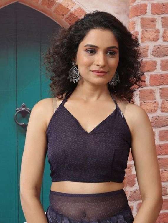 women printed casual wear saree with blouse - 22243577 -  Standard Image - 4