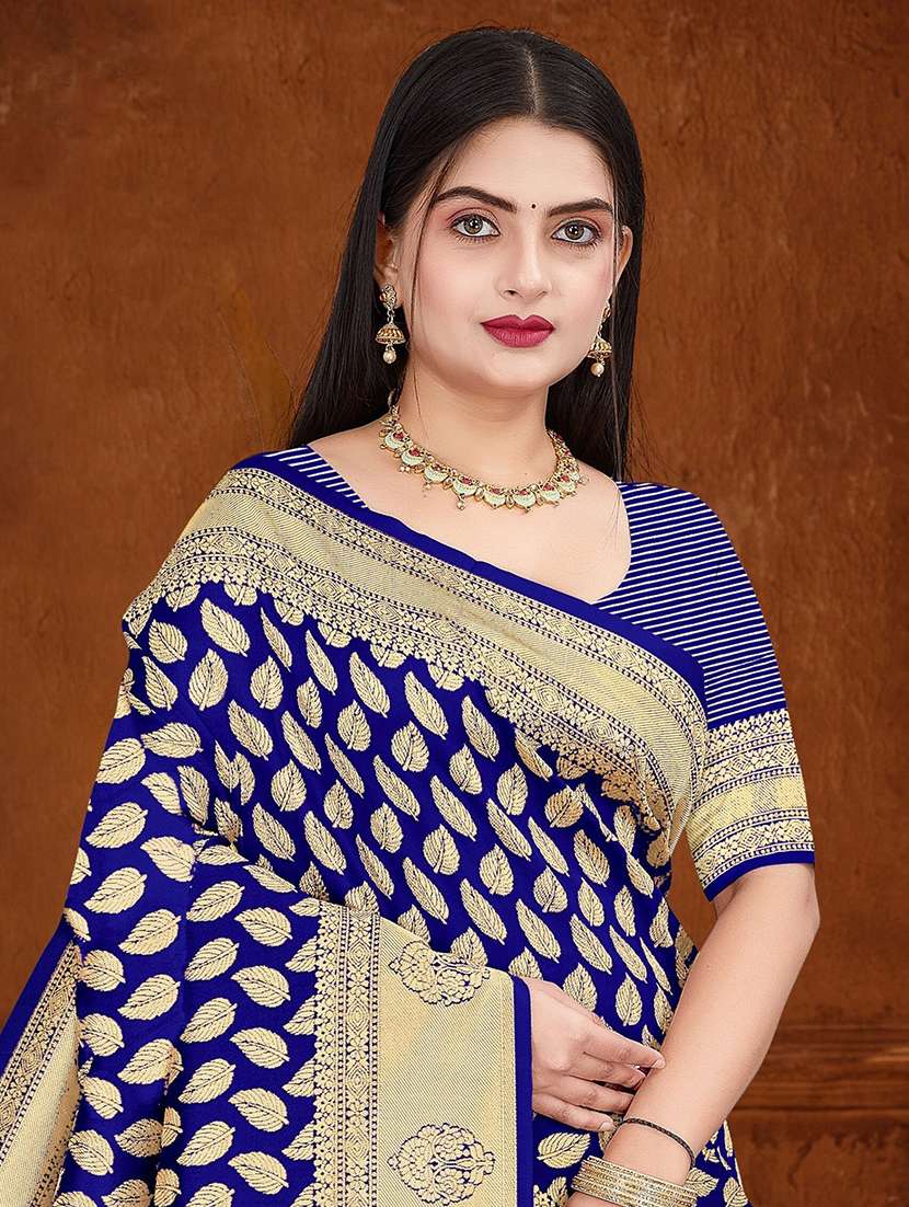 women self design banarasi saree with blouse - 22243635 -  Standard Image - 1