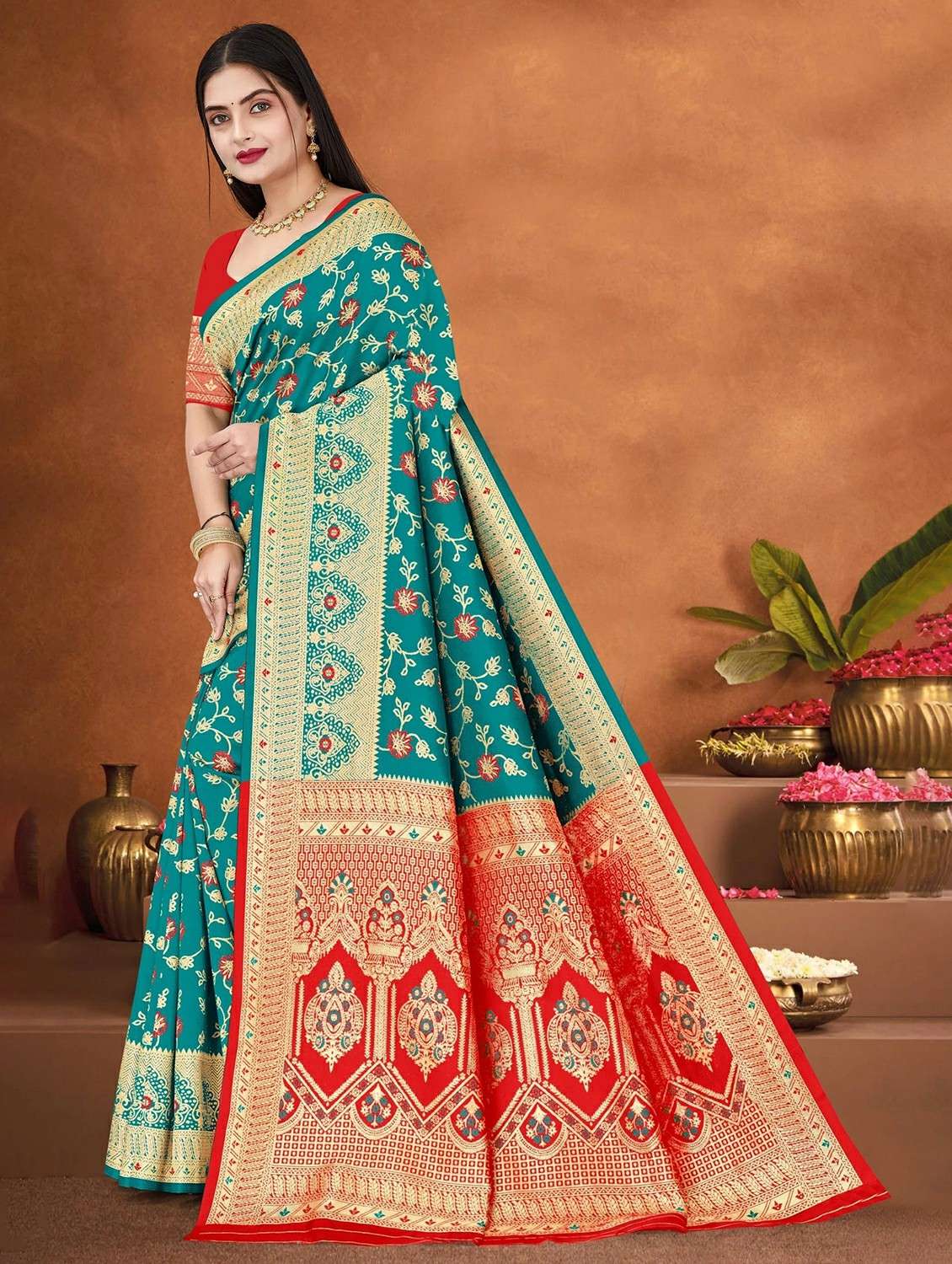 women self design banarasi saree with blouse - 22243648 -  Standard Image - 1