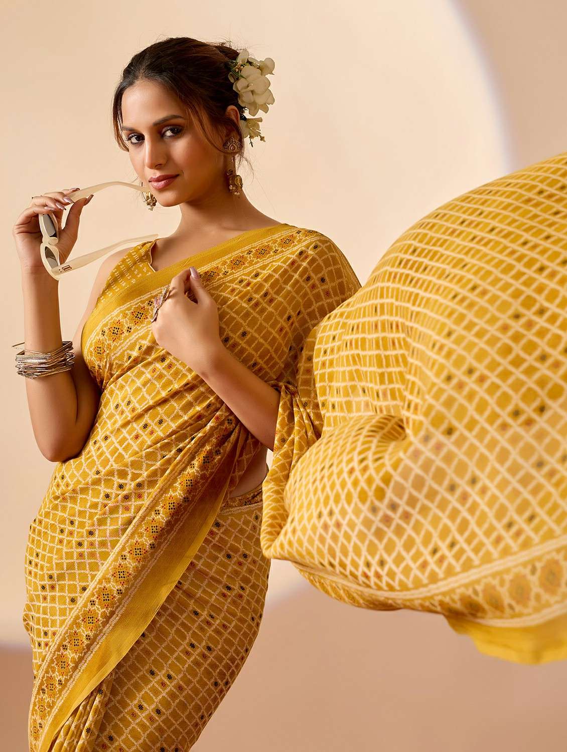 women printed ready to wear saree with blouse - 22243998 -  Standard Image - 4