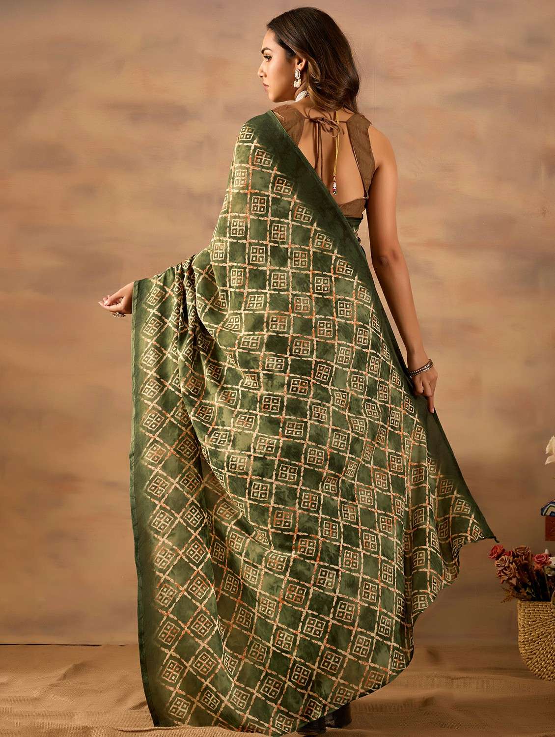women printed ready to wear saree with blouse - 22243999 -  Standard Image - 4