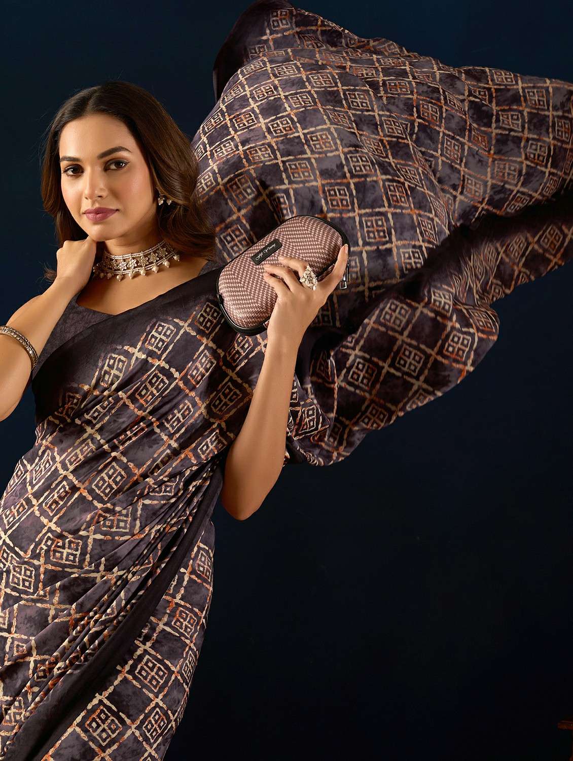 women printed ready to wear saree with blouse - 22244000 -  Standard Image - 4