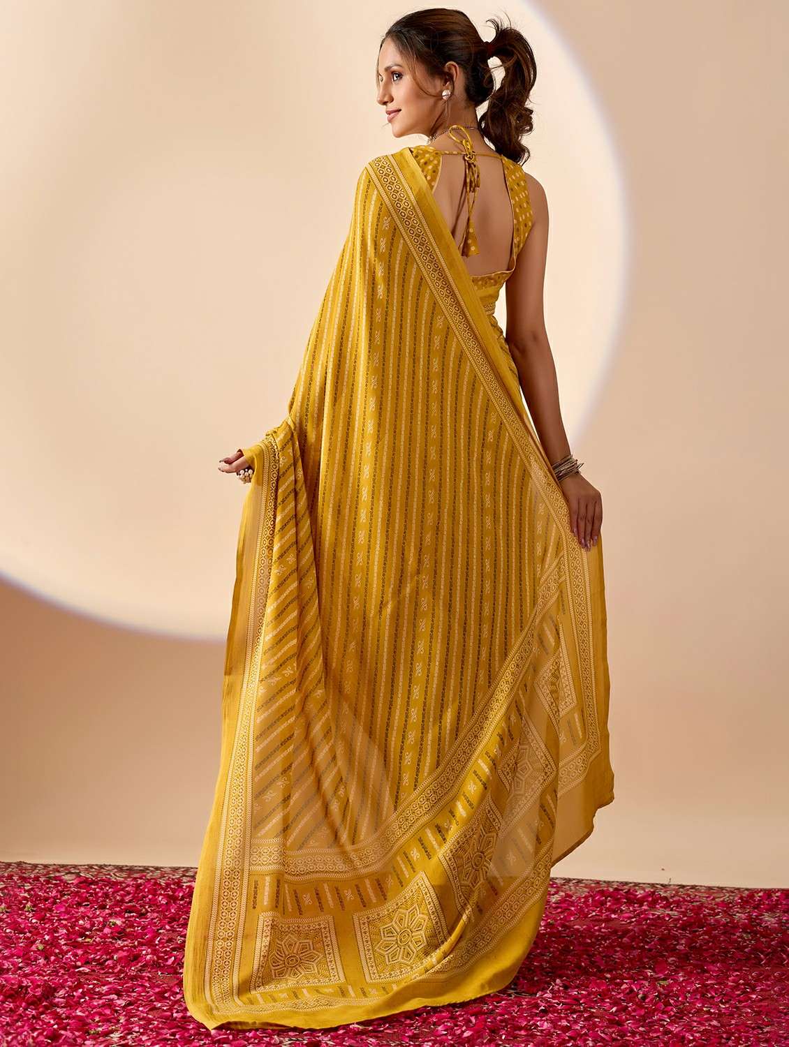 women printed ready to wear saree with blouse - 22244005 -  Standard Image - 4