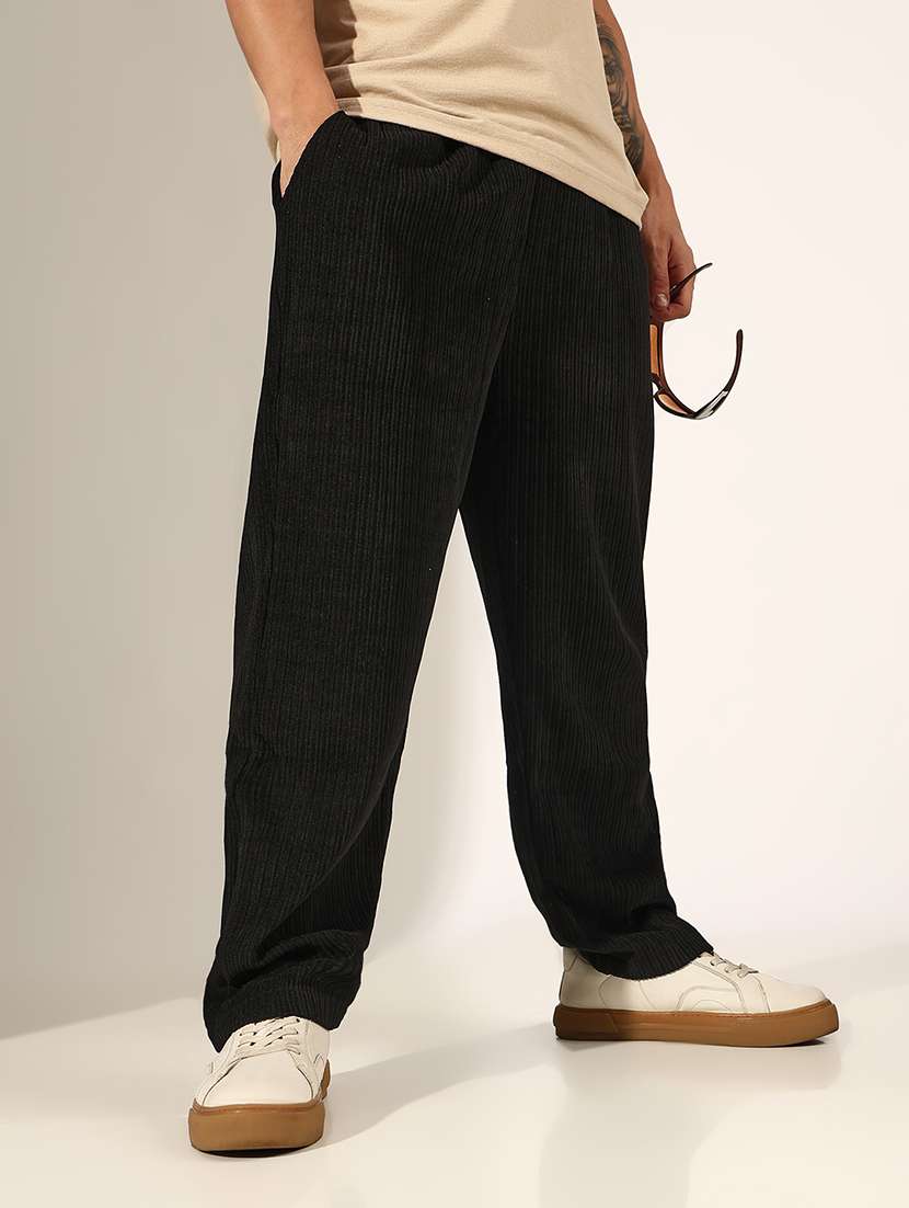 men solid mid rise straight fit trouser