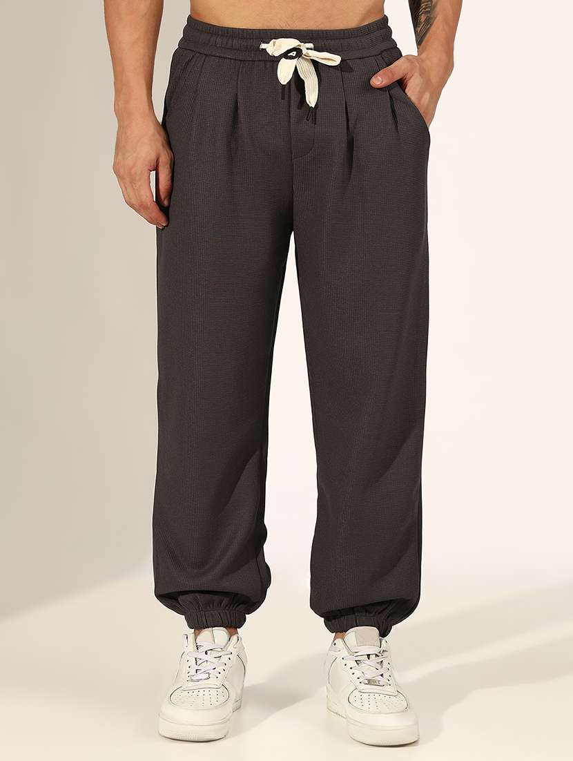 men solid mid rise relaxed fit jogger - 22244229 -  Standard Image - 1