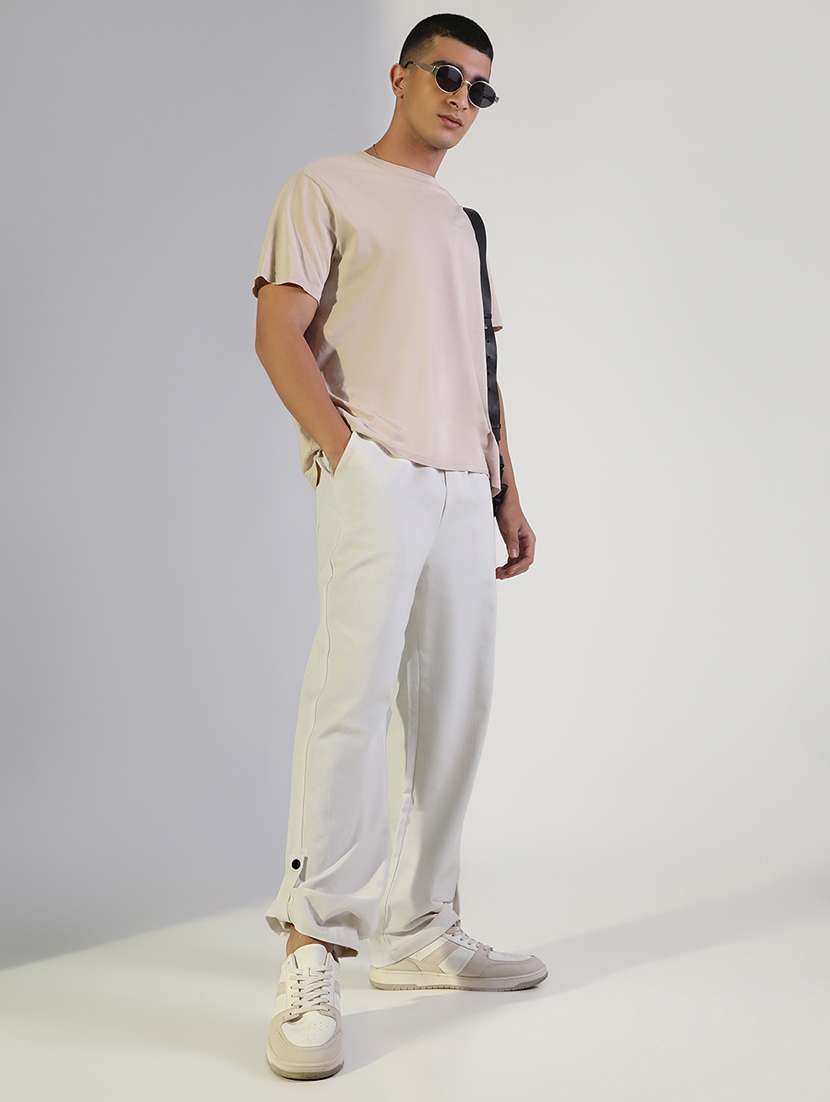 men solid mid rise straight fit chinos  - 22244255 -  Standard Image - 4