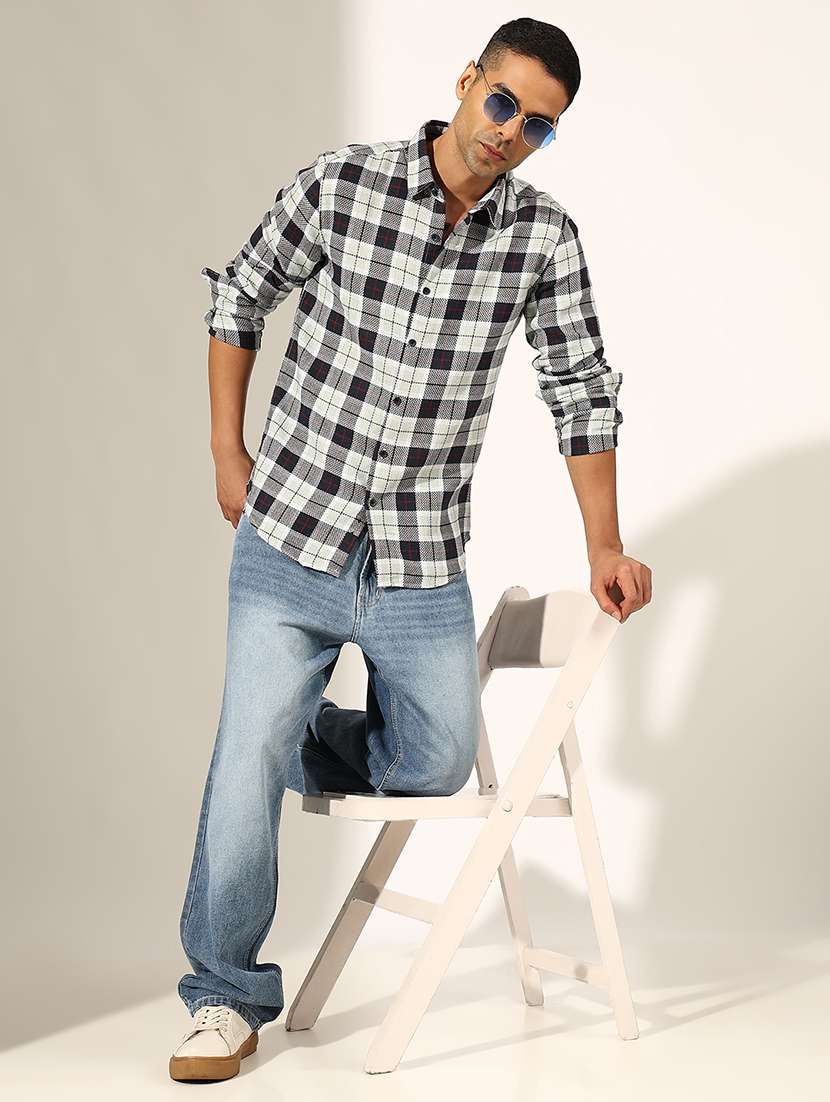 men checkered long sleeve regualr fit casual shirt - 22244304 -  Standard Image - 4
