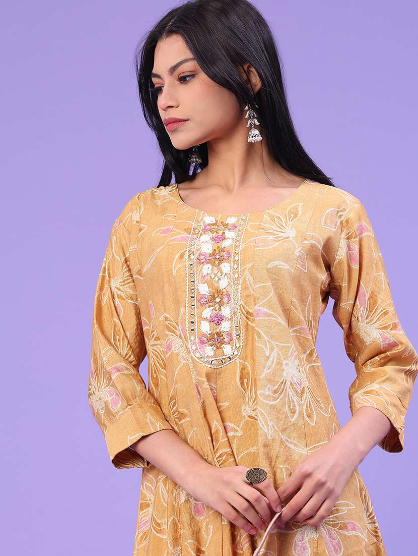 Women Printed Three Quarter Sleeve Flared Kurta - 22246400 -  Standard Image - 4