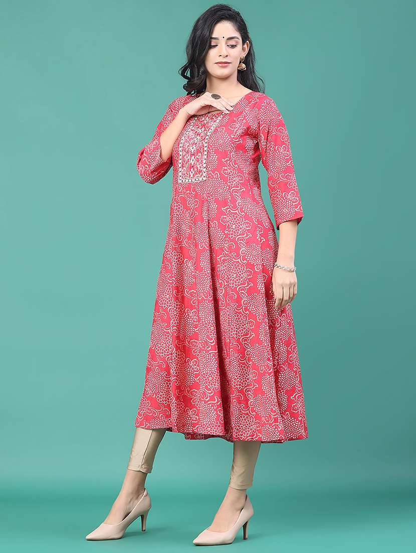 women printed three quarter sleeve kurta leggings set - 22246406 -  Standard Image - 4