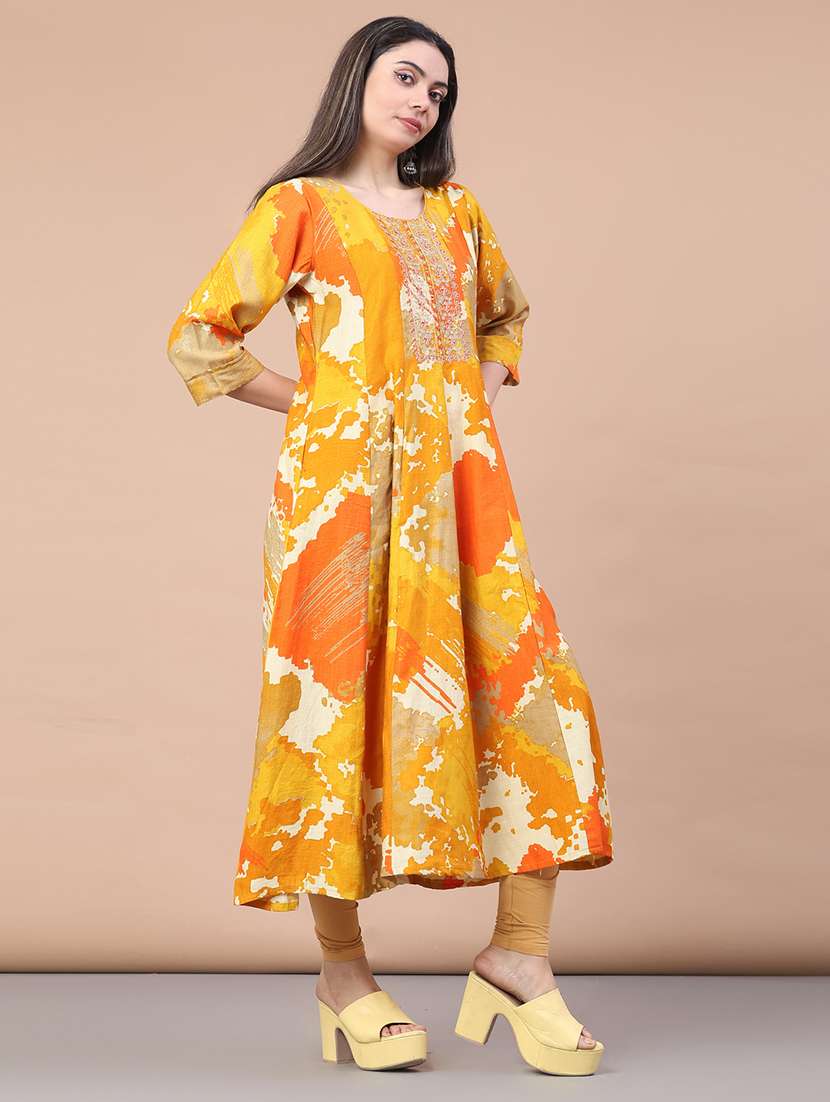 women printed three quarter sleeve flared kurta - 22246408 -  Standard Image - 1
