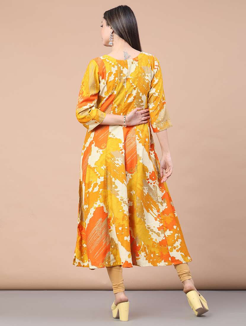 women printed three quarter sleeve flared kurta - 22246408 -  Standard Image - 4