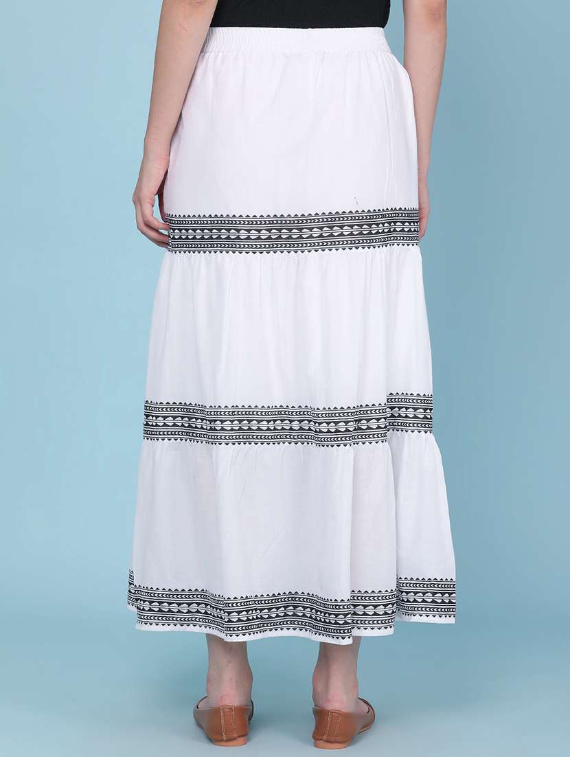 women printed mid rise flared skirt - 22246606 -  Standard Image - 4