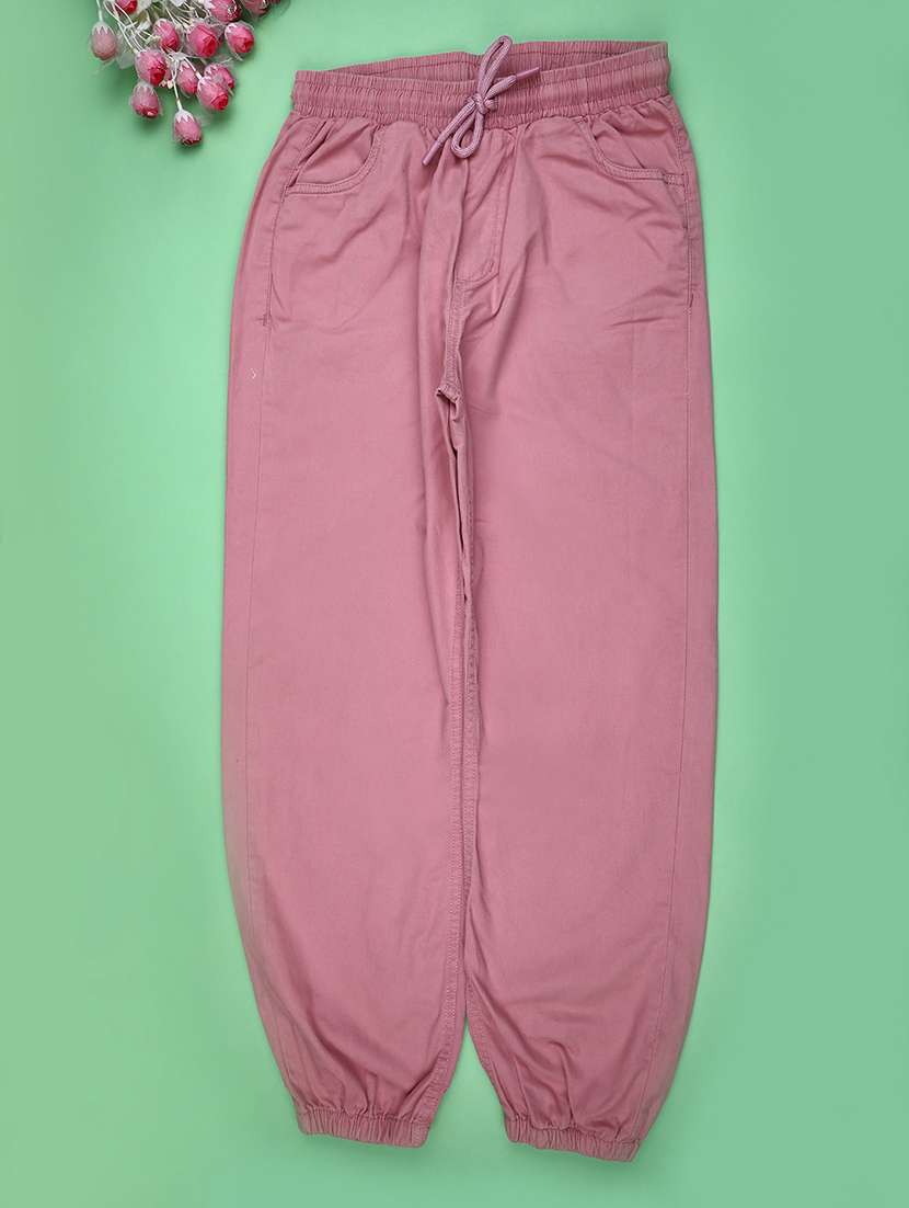 boys solid mid rise regular fit jogger